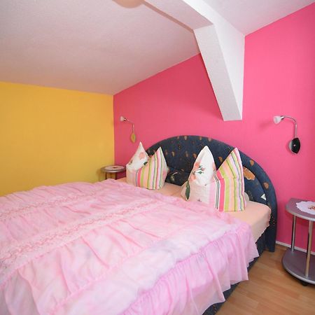 Holiday Home In Neustadt Am Rennsteig With Pond Екстериор снимка