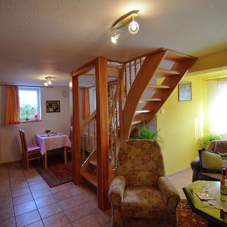Holiday Home In Neustadt Am Rennsteig With Pond Екстериор снимка