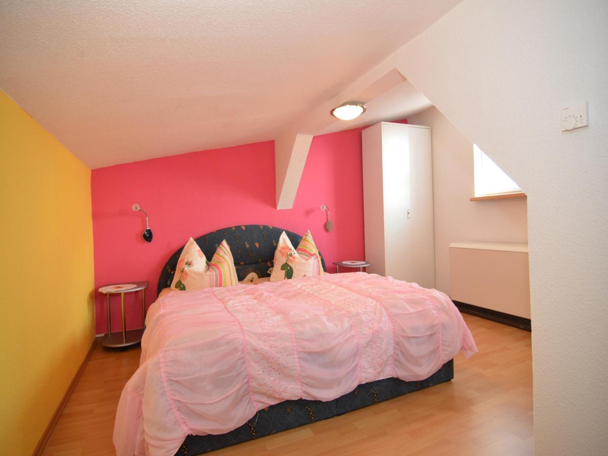 Holiday Home In Neustadt Am Rennsteig With Pond Екстериор снимка
