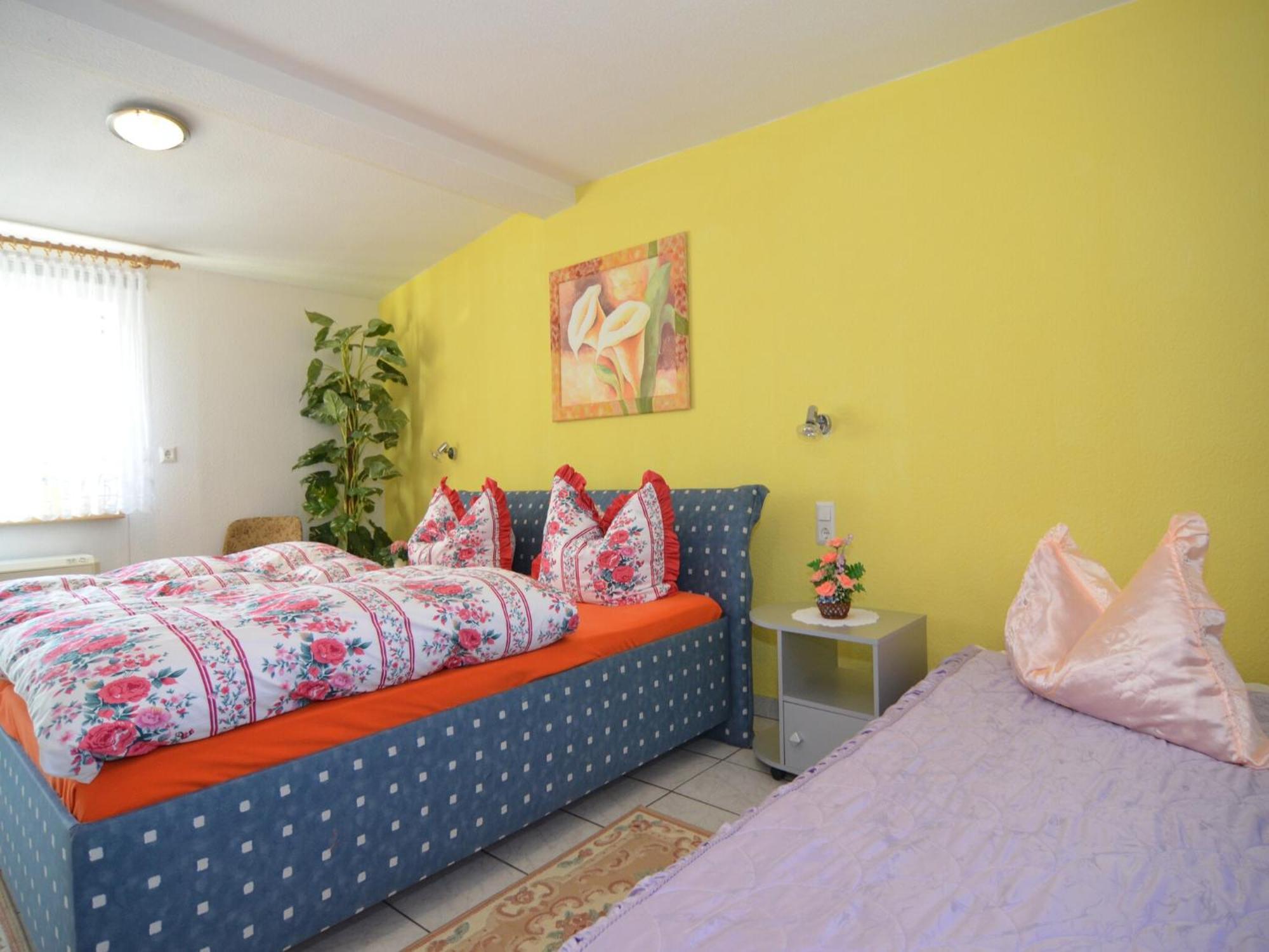 Holiday Home In Neustadt Am Rennsteig With Pond Екстериор снимка