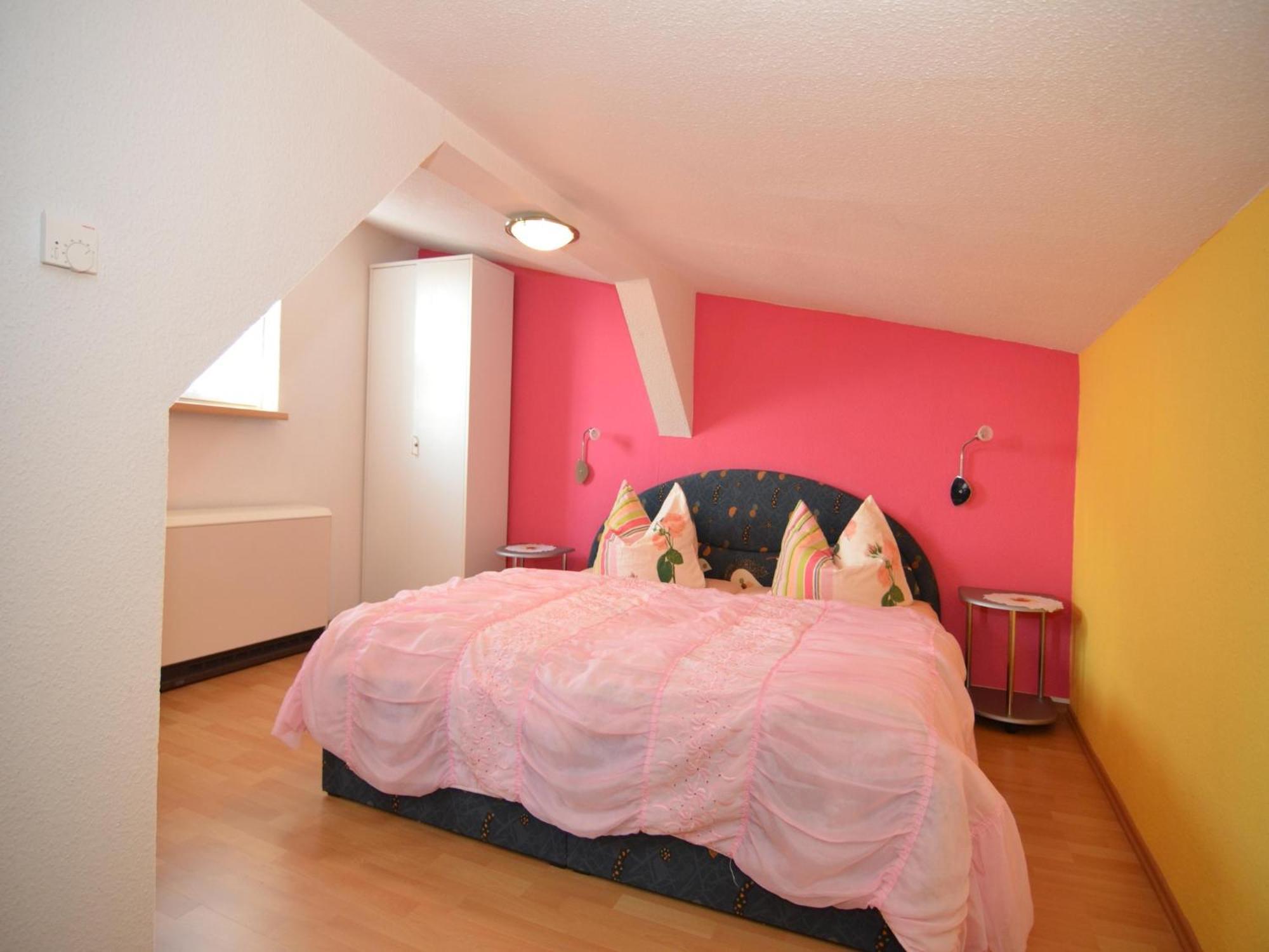 Holiday Home In Neustadt Am Rennsteig With Pond Екстериор снимка