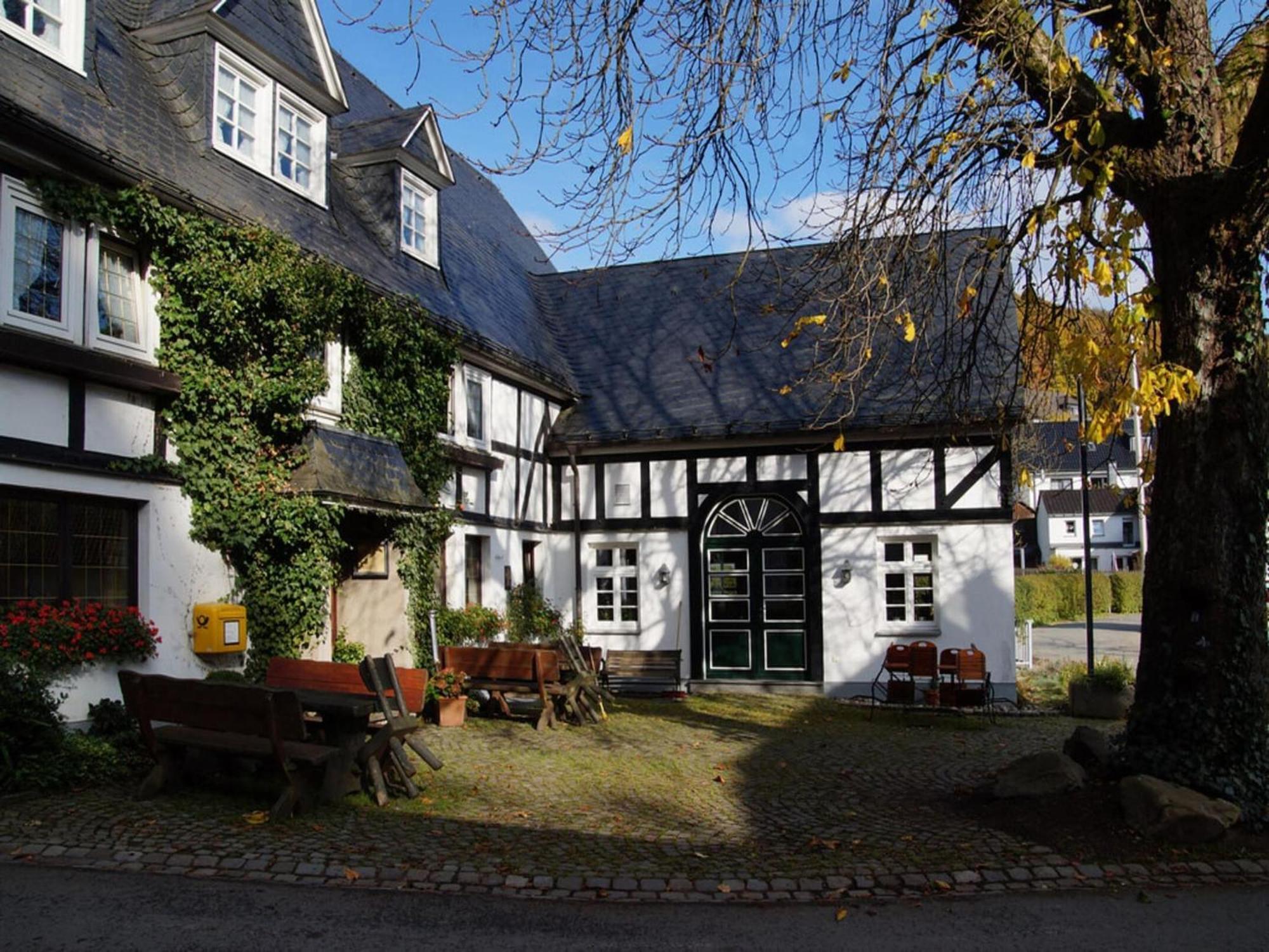 Holiday Home In Neustadt Am Rennsteig With Pond Екстериор снимка